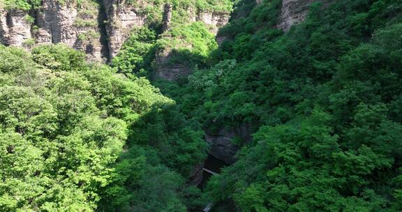 洛阳龙潭大峡谷旅游生态森林河流航拍景点