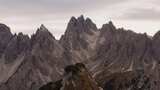 巍峨的山峰勇士团队山高人为峰的象征高清在线视频素材下载