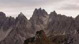 巍峨的山峰勇士团队山高人为峰的象征高清在线视频素材下载