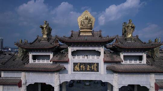 镇平石佛寺国际玉城大门佛像希区柯克变焦01