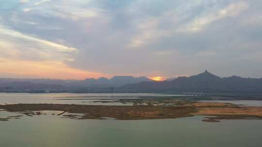 乌海湖   日出