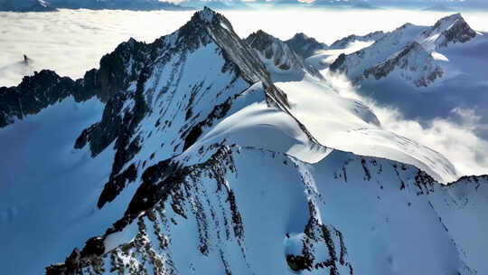 大气震撼航拍雪山山峰