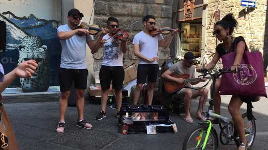 意大利罗马路人小提琴手表演地拍709