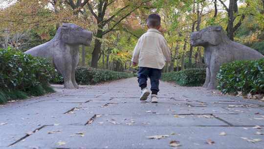 南京明孝陵景区石象獬豸雕塑