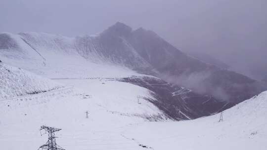 青海祁连山达坂山雪山航拍