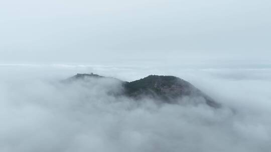 森林云海航拍山峰云雾缭绕雨后山林山脉风景