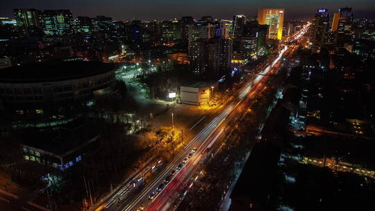 城市夜间的延时交通视频素材模板下载