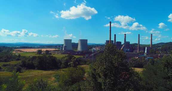 燃煤电厂高架管道鸟瞰图