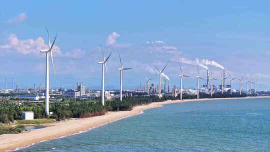 海南东方市鱼鳞洲海边的风车