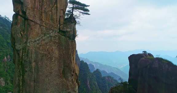 航拍 三清山 巨蟒出山