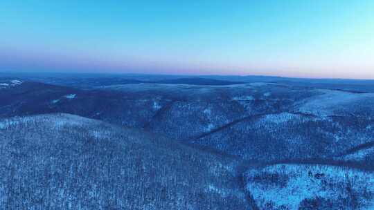 大兴安岭自然风光寒冬雪景水墨兴安山峦起伏