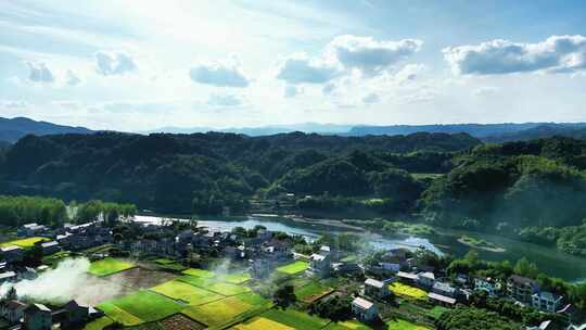 航拍金秋乡村田园金黄稻田