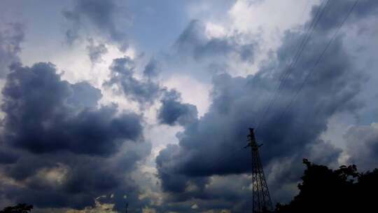 下雨天雷雨天气视频