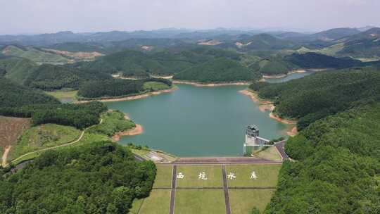 航拍水库大坝