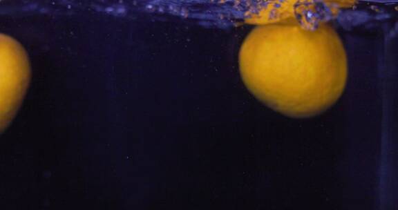 创意新鲜橙子柑橘桔子入水碰撞水果合集4K