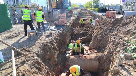 工程施工道路修路铺油视频素材模板下载