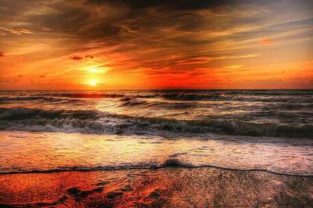 复兴号的轨迹 庄严 恢弘 管弦 鼓声 复兴号的轨迹 庄严 恢弘 管弦 鼓声