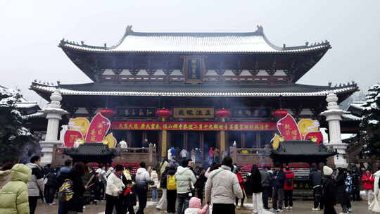 杭州径山寺中式古建筑寺庙雪景