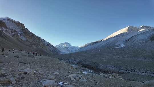 珠峰加乌拉山口的雪山