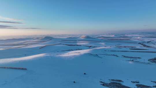 大兴安岭丘陵山地寒冬雪景