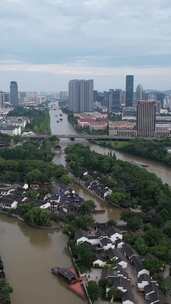 竖版航拍江苏苏州寒山寺历史文化建筑