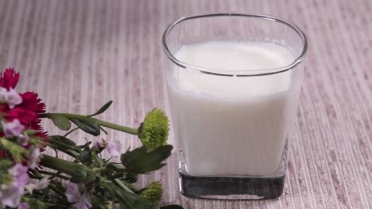 酸奶牛奶豆浆蛋白质