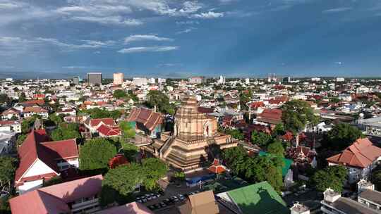 泰国清迈古城契迪龙寺航拍城市风光