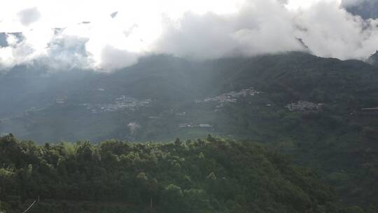 山区乡村乡镇依山傍水自然风景