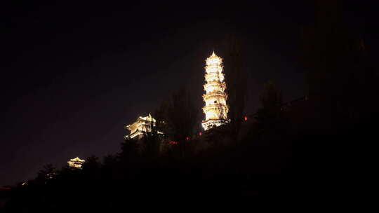 山西大同古城雁塔夜景古城墙仰拍