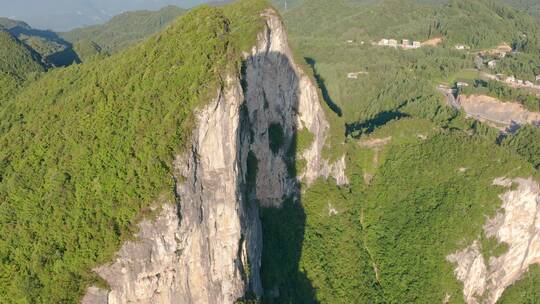 航拍山峰风光