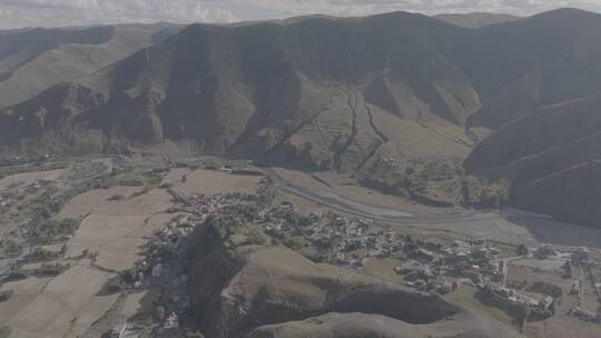 新都桥川藏线康巴汉子木雅圣地风景