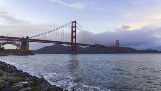 美国加州旧金山金门大桥桥梁日落大海延时