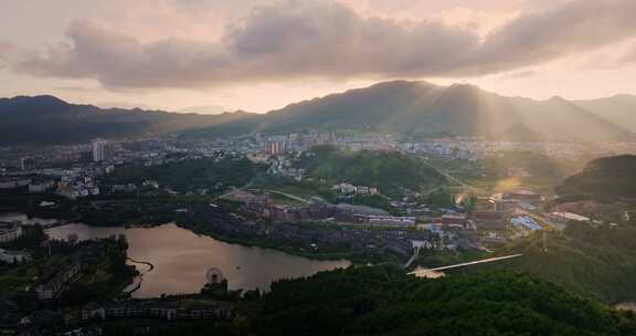 贵州黔东南丹寨县日落丁达尔城市风光航拍