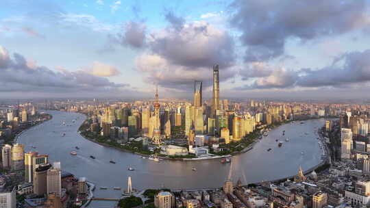 上海陆家嘴黄浦江畔全景