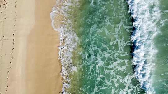 沙滩航拍大海海洋沿海