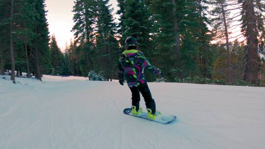 单板滑雪高山滑雪速降滑雪视频素材模板下载
