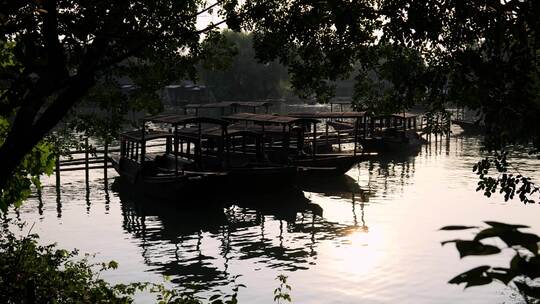 乌镇水乡小桥流水乌篷船名胜风景区