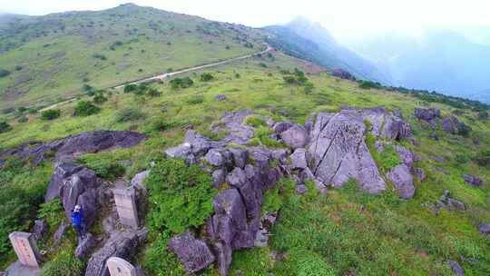 航拍武夷山黄岗山最高峰峡谷草甸森林云海