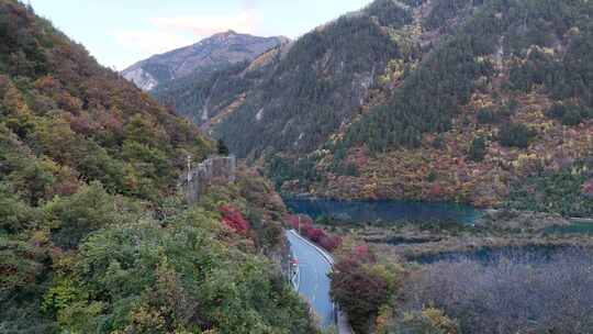 四川九寨沟彩林秋景和蓝色海子