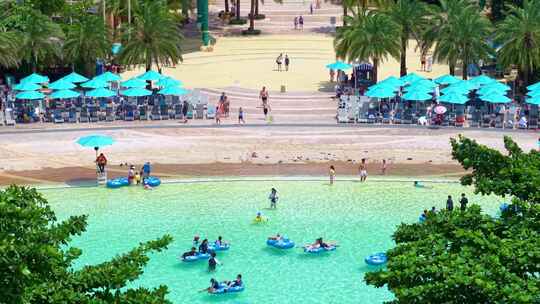 海南三亚海棠湾夏天游客旅游海洋游玩唯美