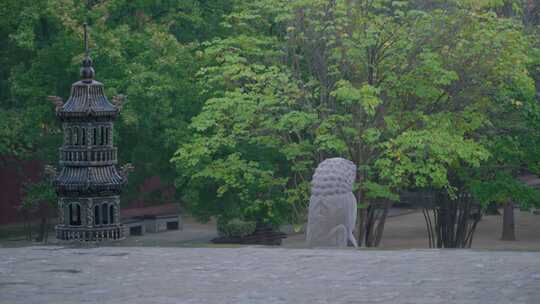 山西运城永乐宫，中式建筑结构，阴雨天氛围