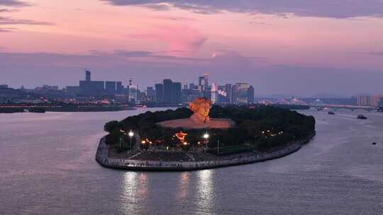 长沙红色景区橘子洲雕像蓝调夜景城市