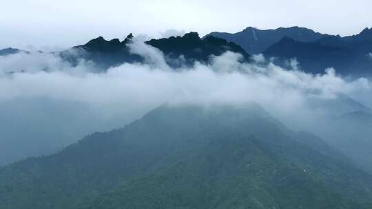 陕西秦岭雨后云海