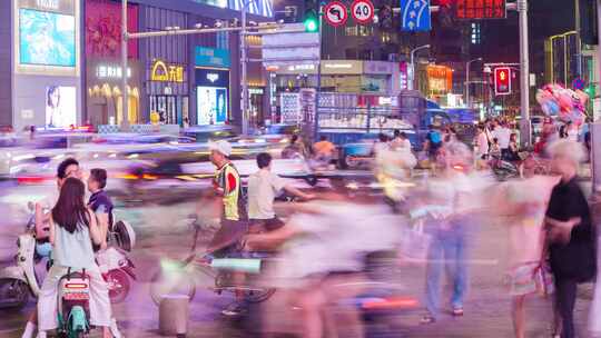 江西南昌八一馆中山路夜景人流延时摄影