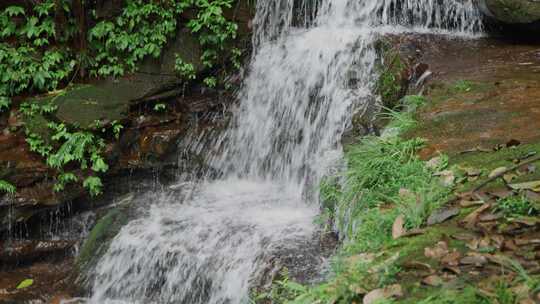 落差流水山涧小溪