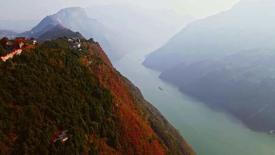 长江三峡巫峡红叶