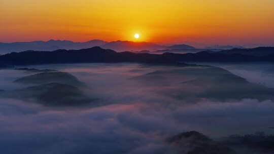 清晨云海日出云层山顶山林山峰云雾缭绕风景视频素材模板下载