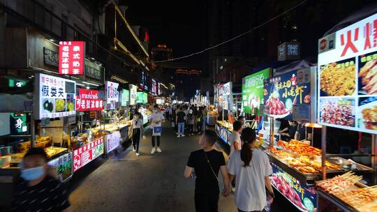 广西南宁中山路美食街夜市烧烤摊夜生活街景