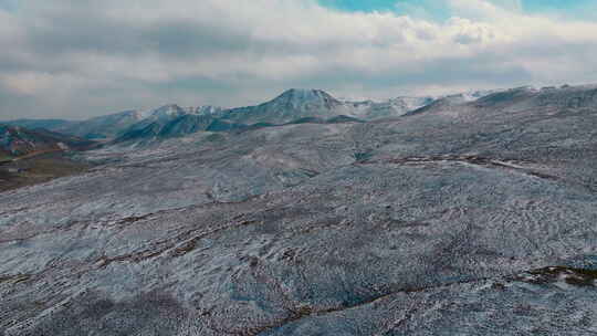 川藏雪山空镜航拍