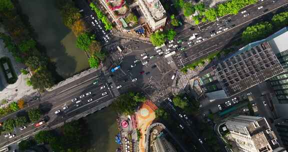 航拍成都东门大桥十字路口交通车辆行人